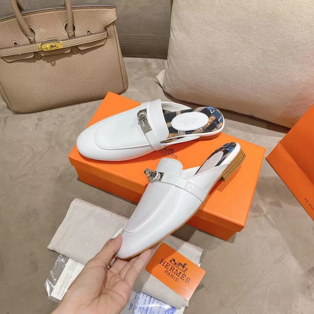 👟👟Ex-factory price 440👟👟Hermes/Hermes new kelly buckle sandal mule shoes for women flat toe lazy shoes and half slippers😄😄😄 Fabric: calfskin lining: sheepskin lining/3D floral cloth🌸🌸🌸 Code number: 35 36 37 38 39 40 41 Color: Black White Brown Outsole: Anti-leather pattern rubber outsole